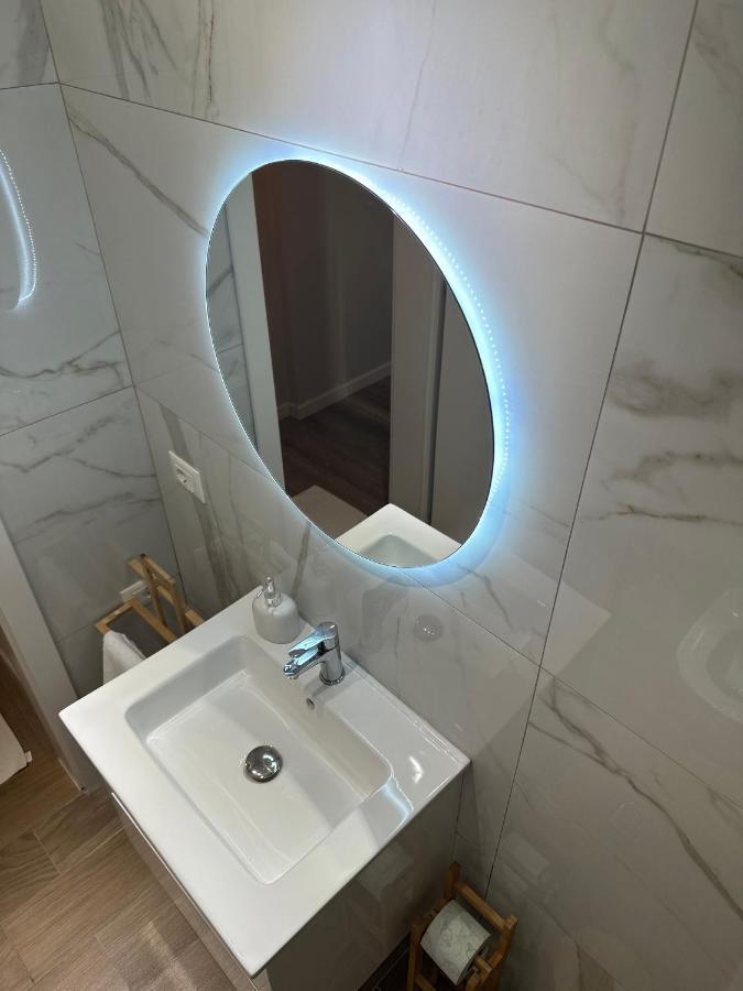 4Seasonsgea , Deluxe Studio , City Centre , טיראנה מראה חיצוני תמונה