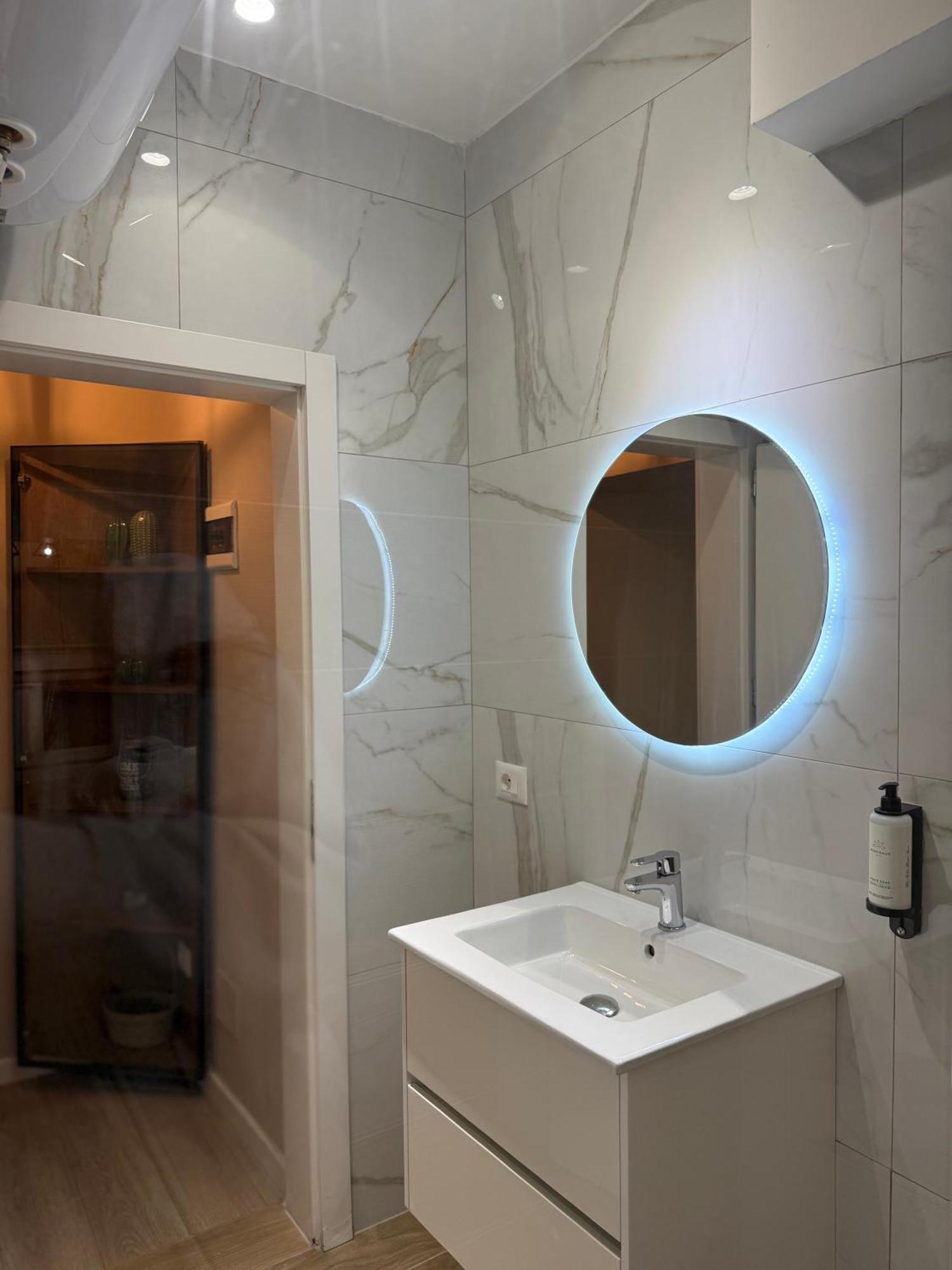 4Seasonsgea , Deluxe Studio , City Centre , טיראנה מראה חיצוני תמונה
